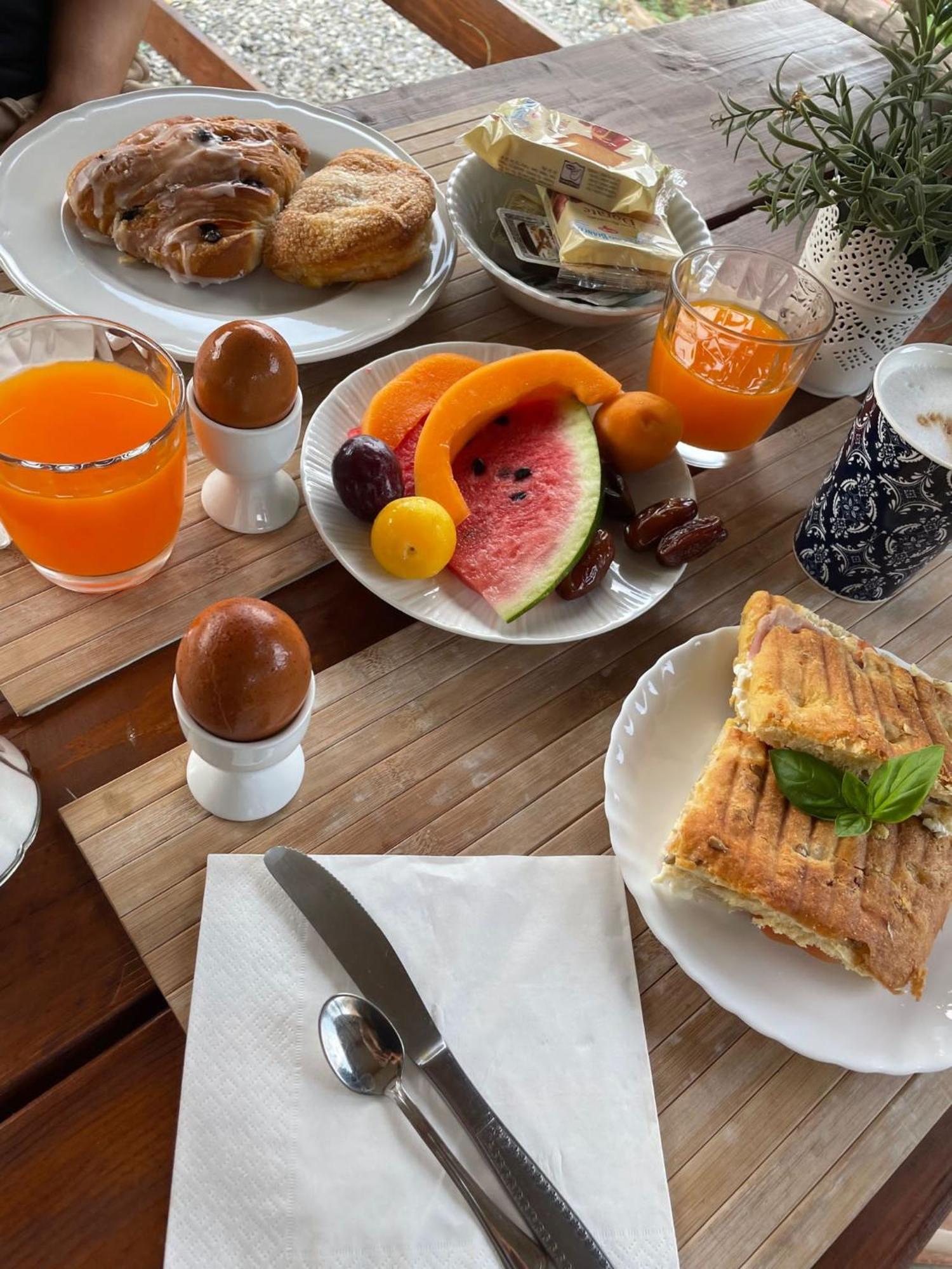 B&B Alloro Капанари Екстериор снимка